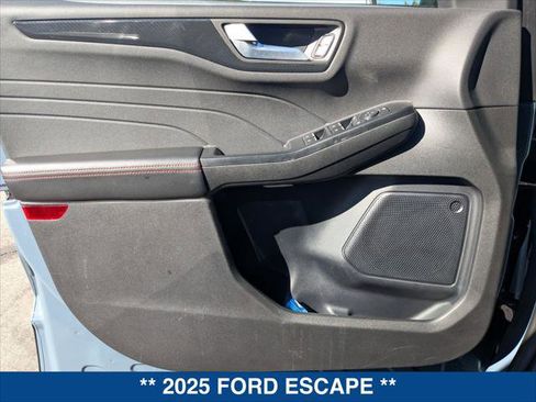 Used 2025 Ford Escape ST-Line w/ Equipment Group 301A image 10