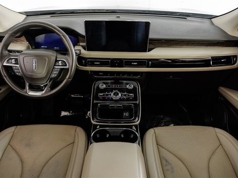 Used 2023 Lincoln Nautilus Reserve image 13