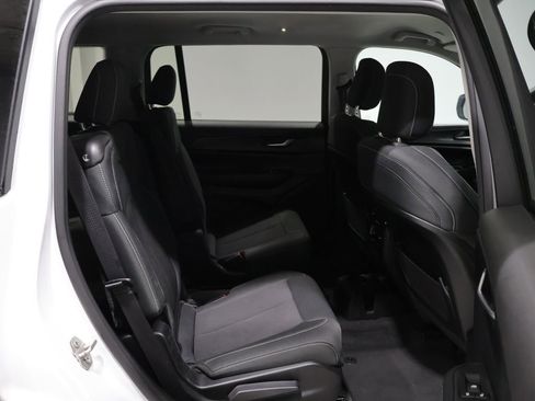 Used 2023 Jeep Grand Cherokee L Laredo image 20