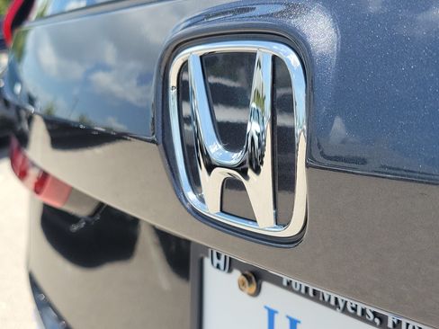 Used 2024 Honda CR-V Sport-L image 8