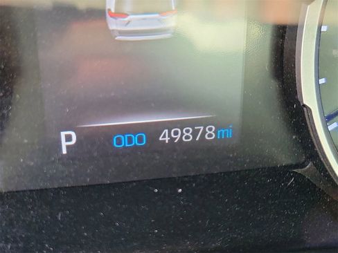 Used 2021 Toyota RAV4 XLE Premium image 24