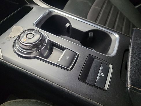 Used 2020 Ford Fusion SE image 26