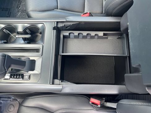 Used 2025 Ford F150 Lariat AWD/4WD image 42