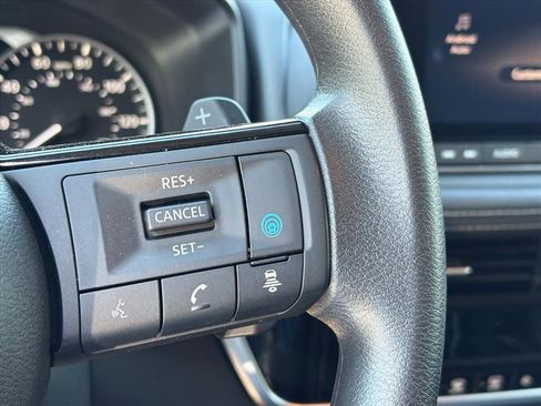 Used 2022 Nissan Rogue SV AWD/4WD image 13