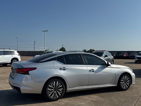 Certified 2023 Nissan Altima 2.5 SV FWD image 22