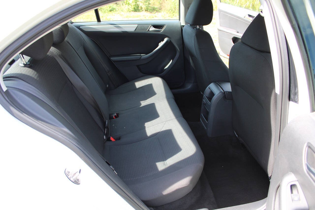Used 2016 Volkswagen Jetta SE FWD image 37