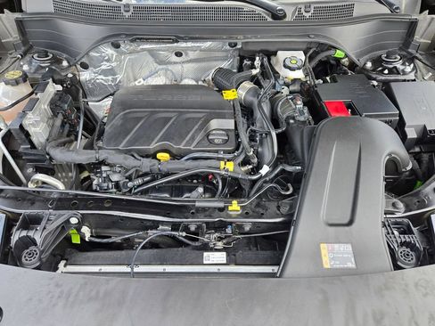 Used 2025 Chevrolet Trax LT w/ LT Convenience Package FWD image 34