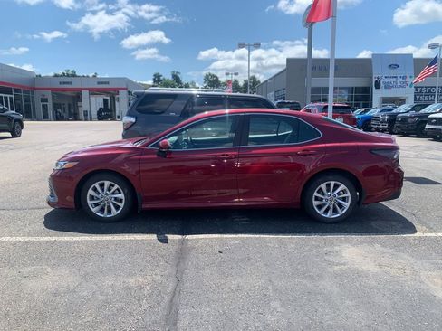 Used 2022 Toyota Camry LE w/ Cold Weather Package AWD/4WD image 5