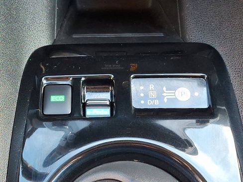 Used 2022 Nissan Leaf SV image 24