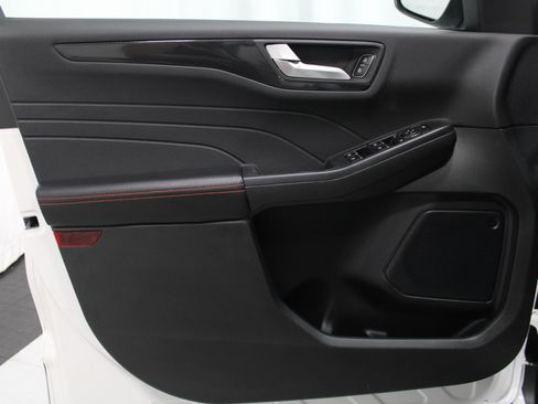 Used 2023 Ford Escape ST-Line w/ Tech Pack #1 FWD image 11