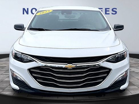 Used 2023 Chevrolet Malibu LS FWD image 2