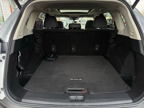 Used 2023 Nissan Rogue SV w/ SV Premium B Package image 35