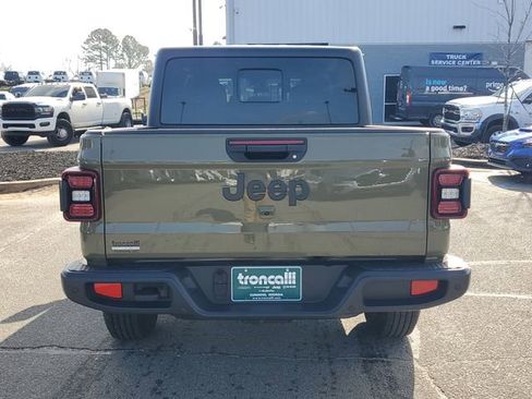 Certified 2025 Jeep Gladiator Sport image 7