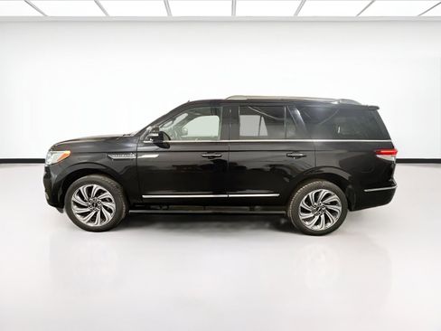Used 2024 Lincoln Navigator Reserve image 25