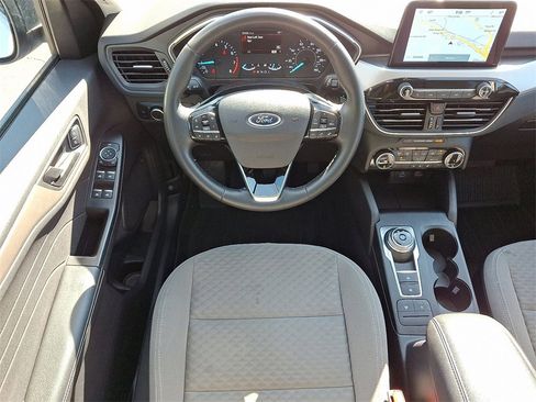 Certified 2022 Ford Escape SE w/ SE Sport Appearance Package image 11