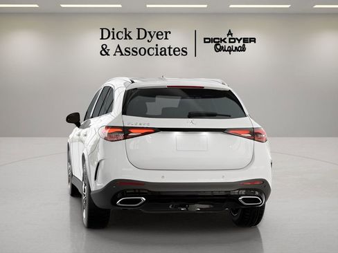 Used 2025 Mercedes-Benz GLC 300 image 13