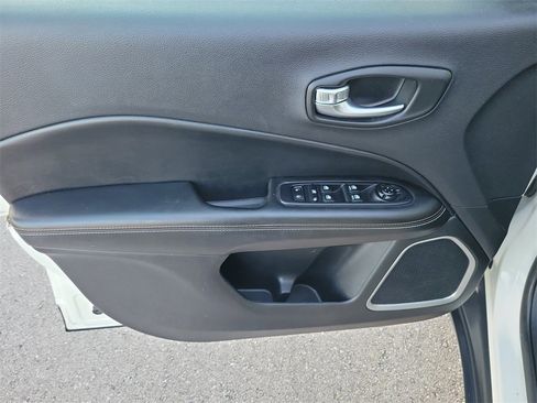 Used 2020 Jeep Compass Latitude image 16