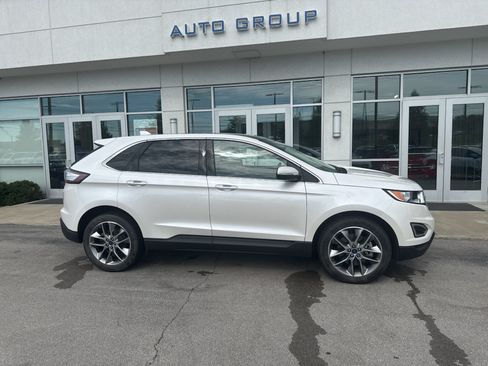 Used 2016 Ford Edge Titanium w/ Equipment Group 301A FWD image 2