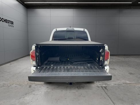 Certified 2022 Toyota Tacoma Limited AWD/4WD image 19