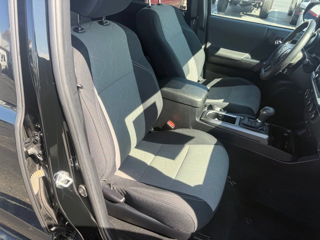 Used 2021 Toyota Tacoma TRD Sport AWD/4WD image 61