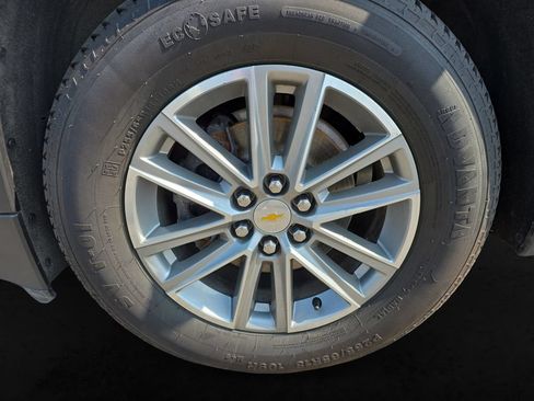 Used 2023 Chevrolet Traverse LT AWD/4WD image 13