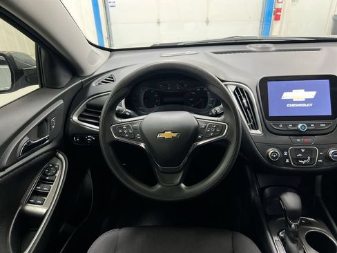 Used 2025 Chevrolet Malibu LS FWD image 11