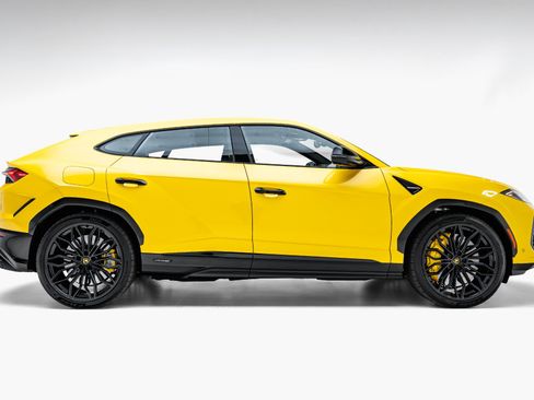 Used 2025 Lamborghini Urus SE AWD/4WD image 8