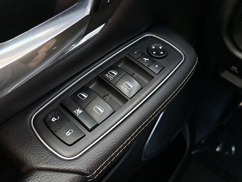 Used 2021 RAM 1500 Laramie AWD/4WD image 25