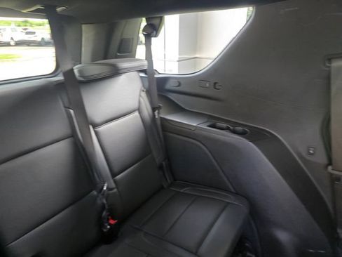 Used 2025 GMC Yukon Denali AWD/4WD image 16