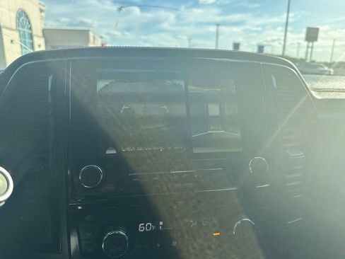Used 2020 Nissan Titan PRO-4X w/ Pro-4x Convenience Package AWD/4WD image 25