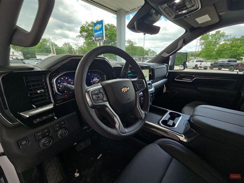 New 2026 Chevrolet Silverado 2500 LTZ w/ LTZ Convenience Package AWD/4WD image 10