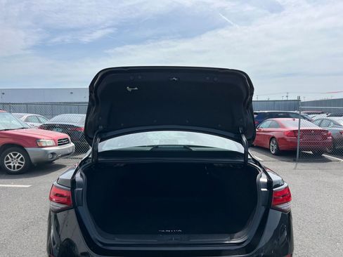 Used 2025 Nissan Sentra SV image 30