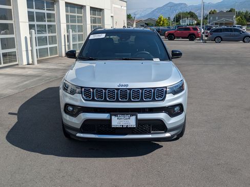 Used 2025 Jeep Compass Limited AWD/4WD image 12