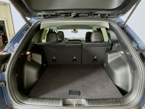 Used 2020 Jeep Cherokee Latitude Plus w/ Cold Weather Group image 25