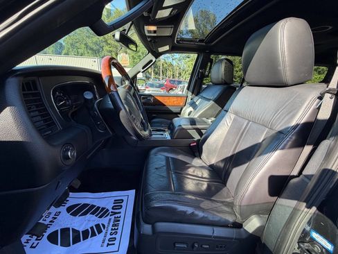 Used 2015 Lincoln Navigator 2WD image 19