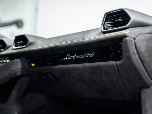 Used 2024 Lamborghini Huracan Sterrato AWD/4WD image 23