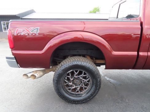 Used 2016 Ford F250 Lariat w/ Lariat Interior Package image 22