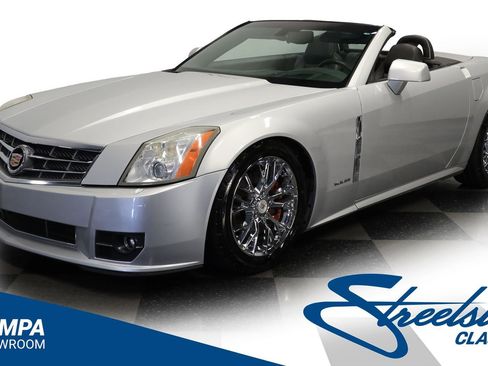 Used 2009 Cadillac XLR image 1