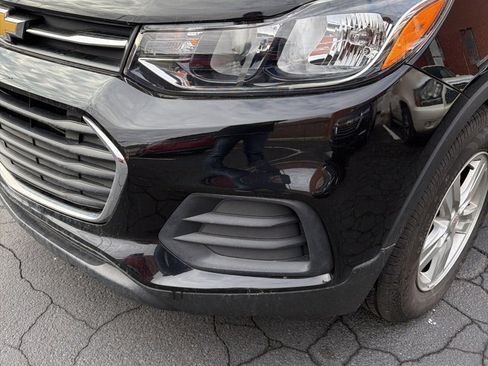 Certified 2022 Chevrolet Trax LS w/ Tint and Cruise Package image 9