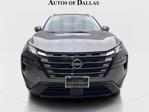 Used 2024 Nissan Rogue SV w/ SV Premium Package image 3