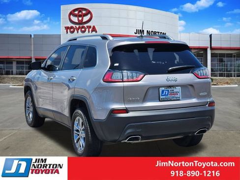 Used 2019 Jeep Cherokee Latitude Plus AWD/4WD image 7
