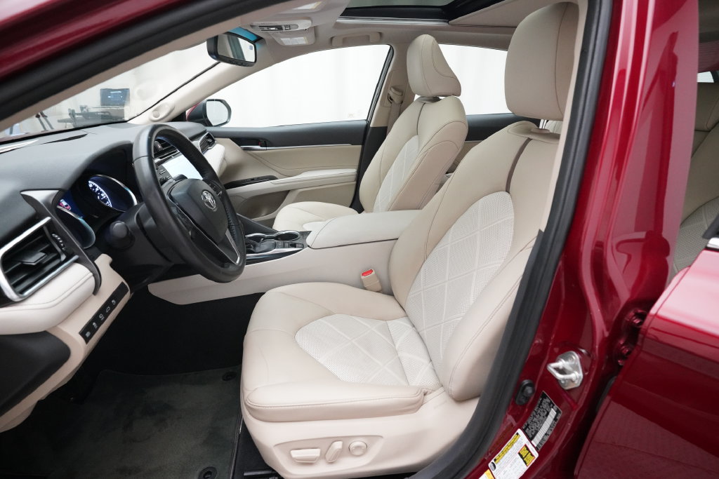 Used 2018 Toyota Camry XLE w/ Audio Package FWD image 7