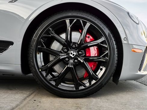 Used 2024 Bentley Continental GT S image 11