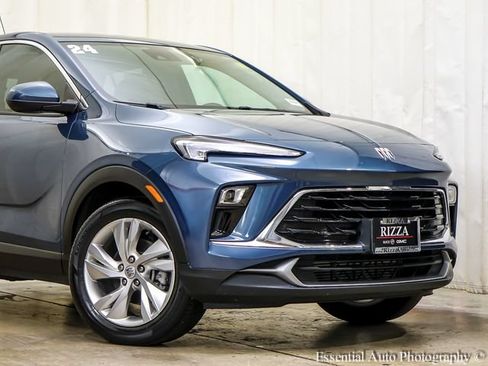 Certified 2024 Buick Encore GX Preferred w/ Comfort Package FWD image 6