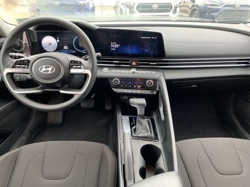 Used 2024 Hyundai Elantra SEL image 15