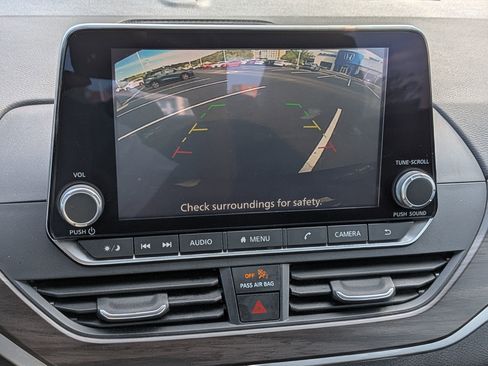 Used 2024 Nissan Altima 2.5 SV FWD image 23