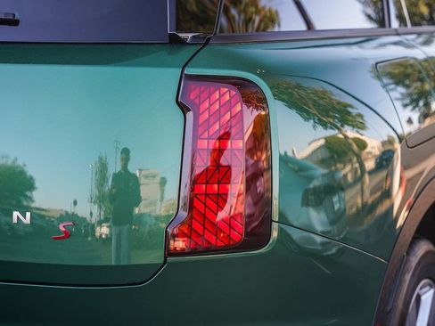 Used 2025 MINI Cooper Countryman S w/ Comfort Package Max image 10