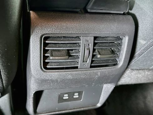 Used 2024 Nissan Rogue SV AWD/4WD image 32