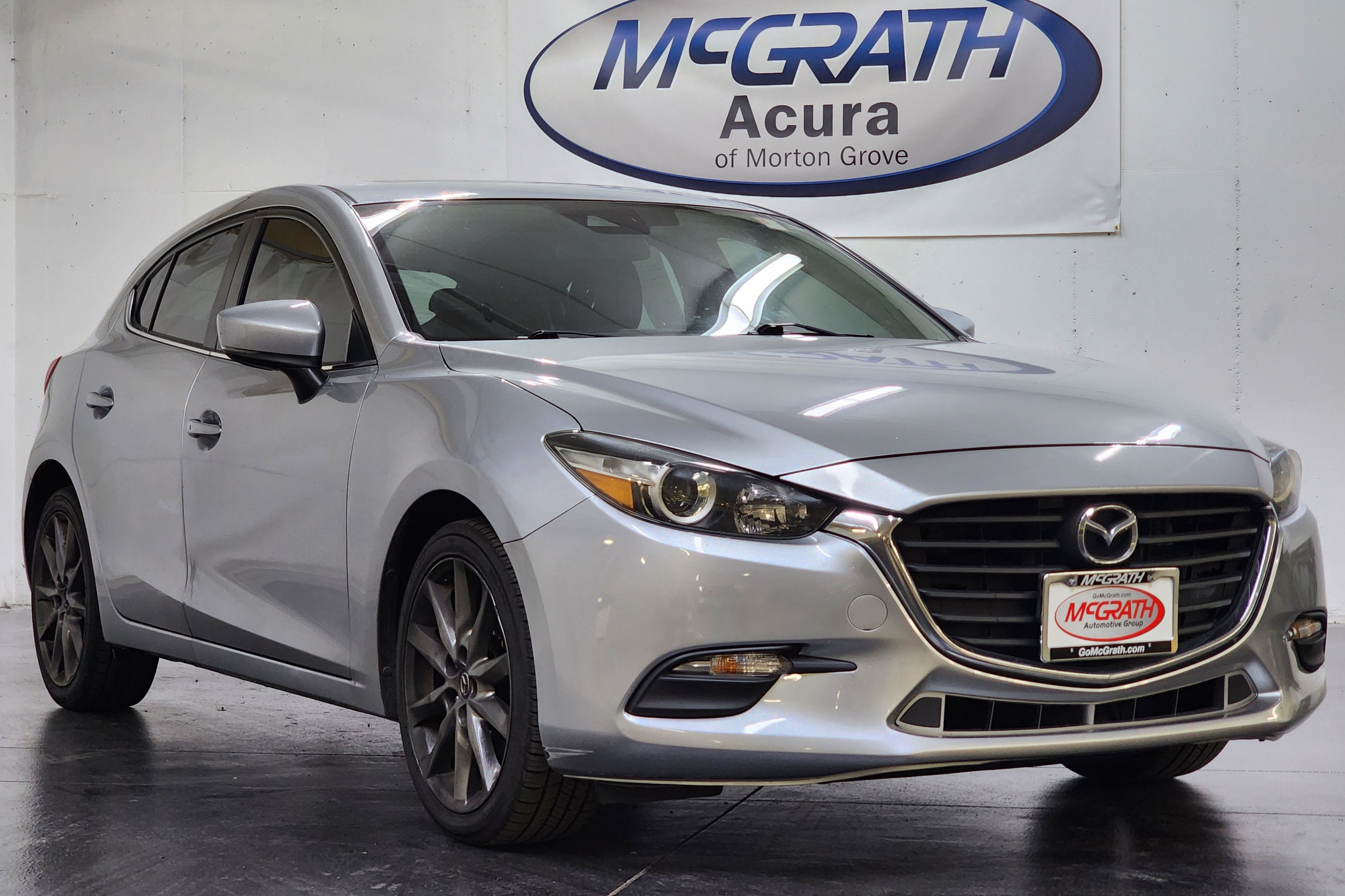 Used 2018 MAZDA MAZDA3 Touring FWD image 3