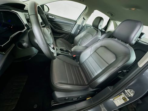 Used 2024 Volkswagen Jetta SE image 13